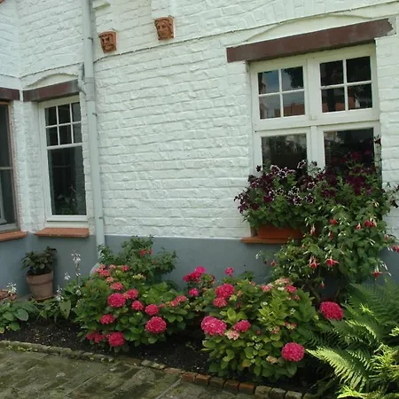 Le Maquis Bed & Breakfast 2*
